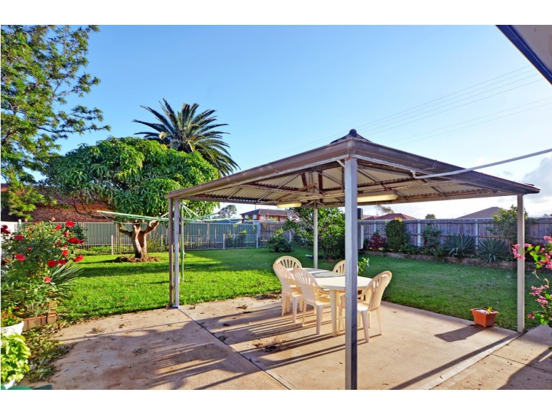 71 Pur Pur Avenue, Lake Illawarra NSW 2528