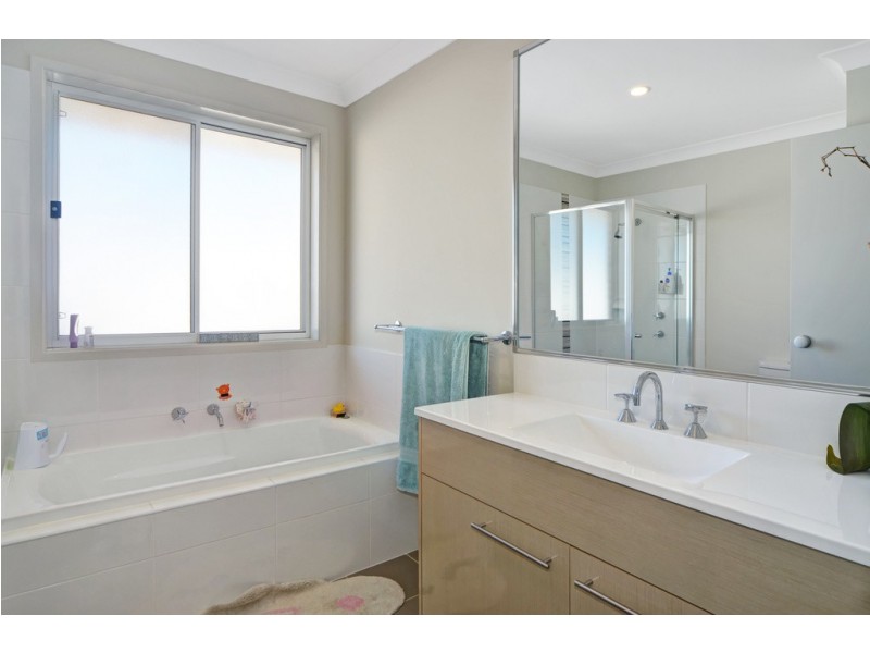 5 Narriah Place, Berkeley NSW 2506