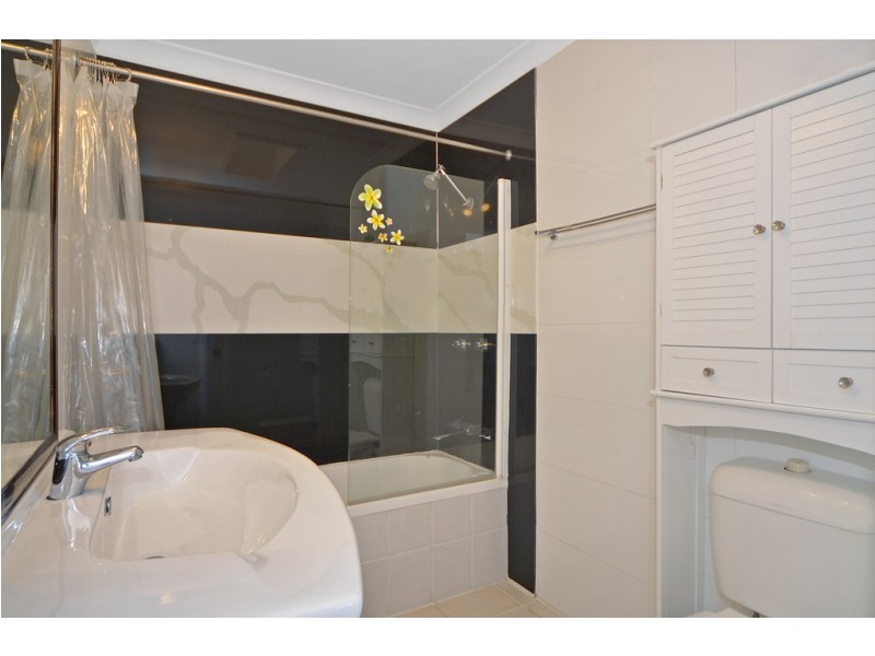 11 Anthony Street, Lake Illawarra NSW 2528