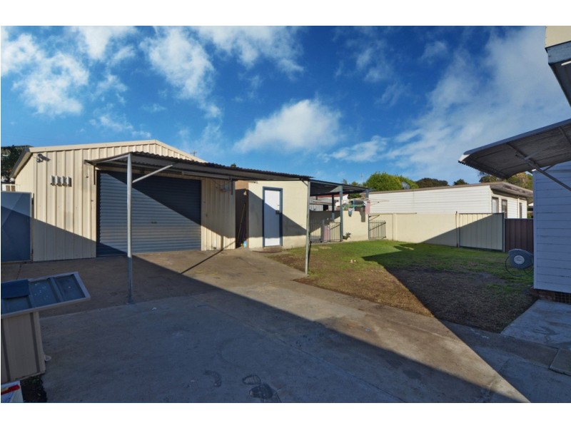 11 Anthony Street, Lake Illawarra NSW 2528