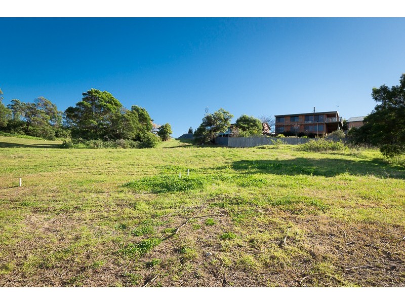 10 and 7 Narriah Place, Berkeley NSW 2506