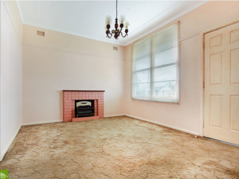 10 Denniss Street, Berkeley NSW 2506