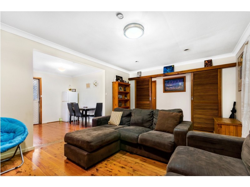 73 Devonshire Crescent, Oak Flats NSW 2529