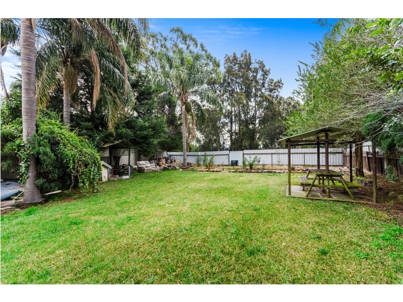 73 Devonshire Crescent, Oak Flats NSW 2529