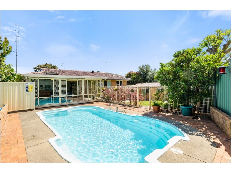 21 Goolagong Circuit, Mount Warrigal NSW 2528