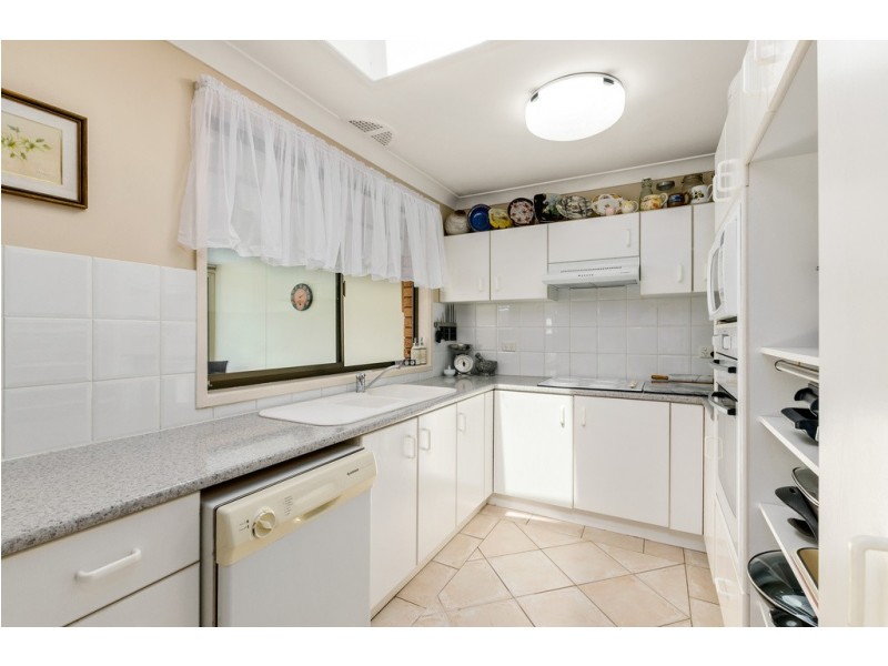 21 Goolagong Circuit, Mount Warrigal NSW 2528