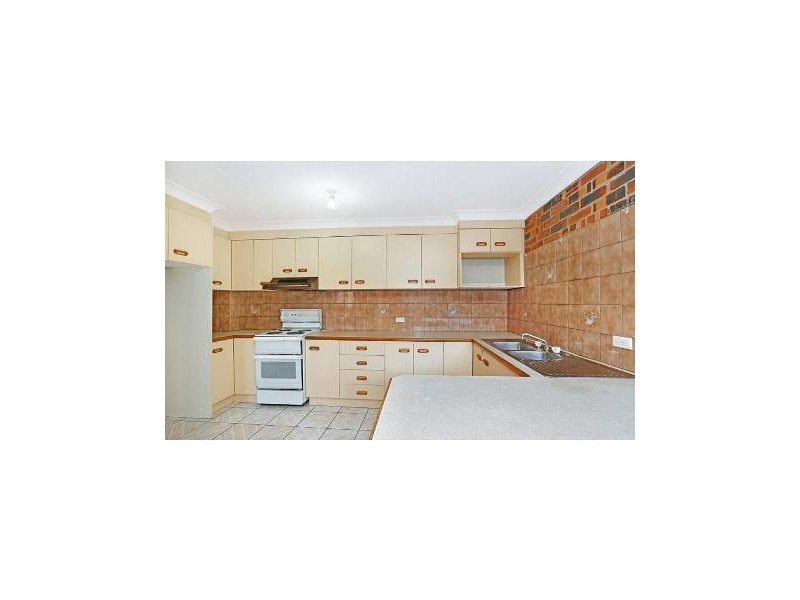 3/3 Melinda Grove, Lake Heights NSW 2502