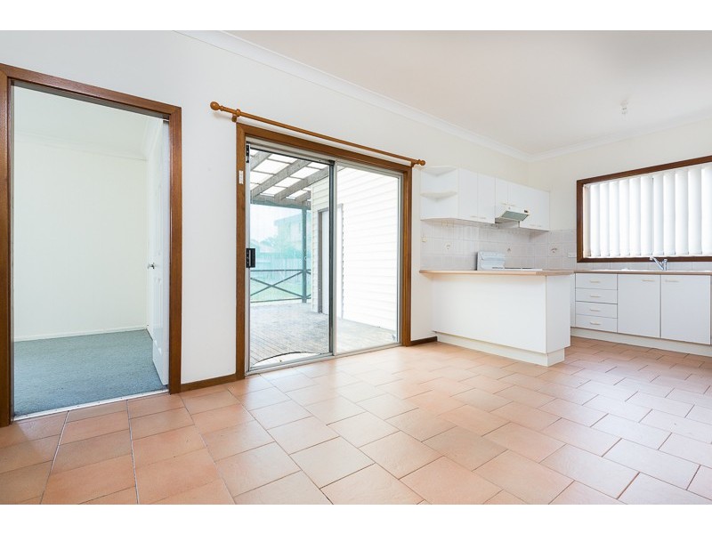 2 Brian Avenue, Warilla NSW 2528