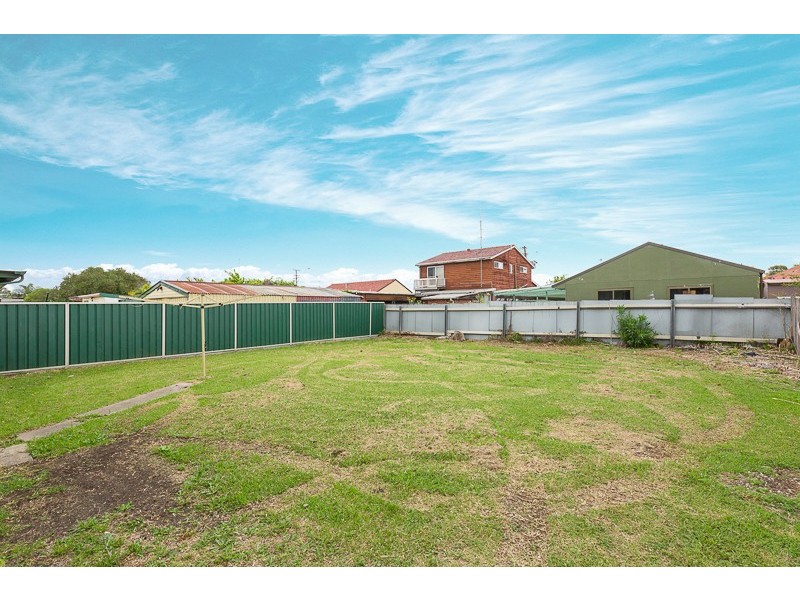 2 Brian Avenue, Warilla NSW 2528