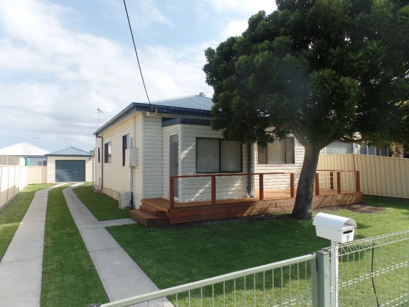 7 William Avenue, Warilla NSW 2528