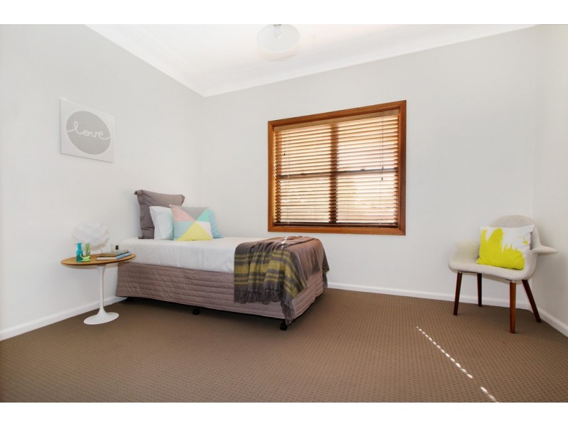 40 Denise Street, Lake Heights NSW 2502