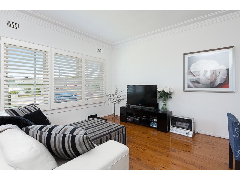 12 Carinmoney Avenue, Warilla NSW 2528