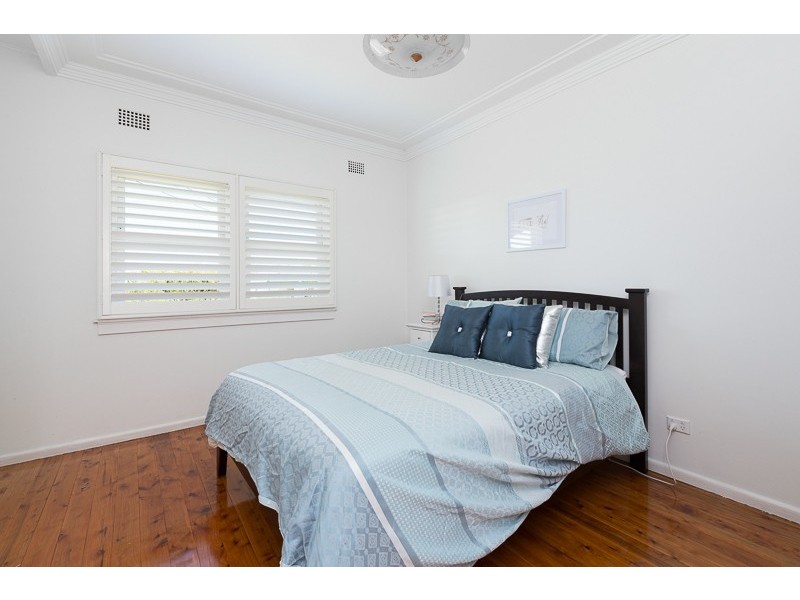 12 Carinmoney Avenue, Warilla NSW 2528