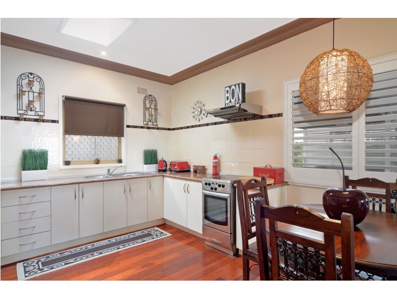 5 Claremont Avenue, Lake Heights NSW 2502