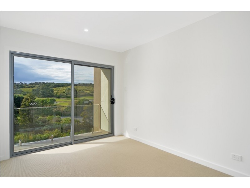 1 Pine Valley Place, Shell Cove NSW 2529