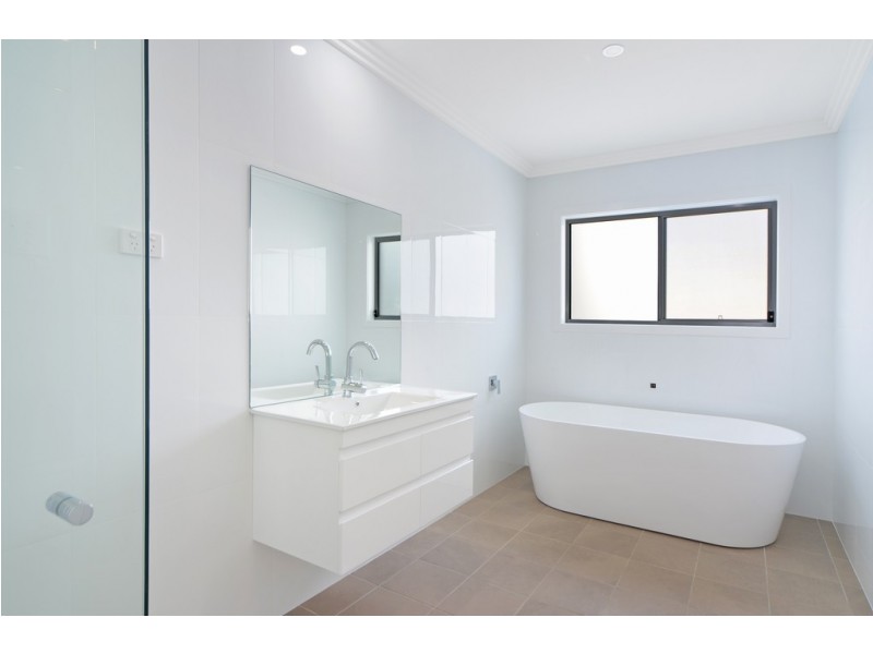 1 Pine Valley Place, Shell Cove NSW 2529