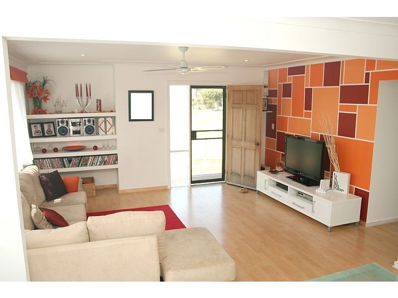 2 Barnes Street, Warilla NSW 2528