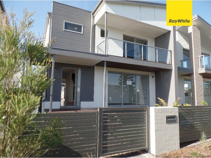 52 Cove Boulevarde, Shell Cove NSW 2529