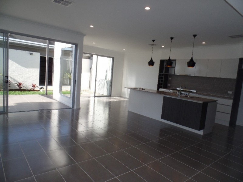 52 Cove Boulevarde, Shell Cove NSW 2529