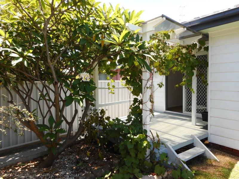 8 Barrack Avenue, Barrack Heights NSW 2528