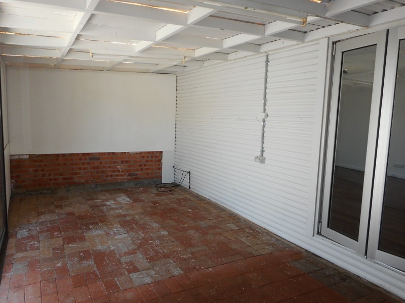 8 Barrack Avenue, Barrack Heights NSW 2528