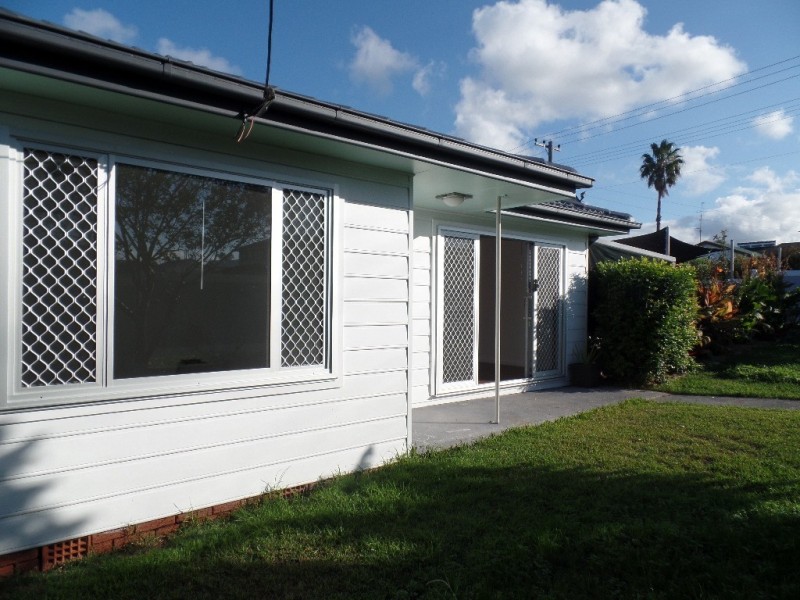 8 Barrack Avenue, Barrack Heights NSW 2528