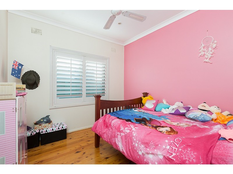 90 Leawarra Avenue, Barrack Heights NSW 2528