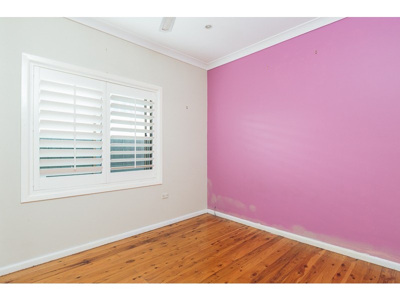 90 Leawarra Avenue, Barrack Heights NSW 2528