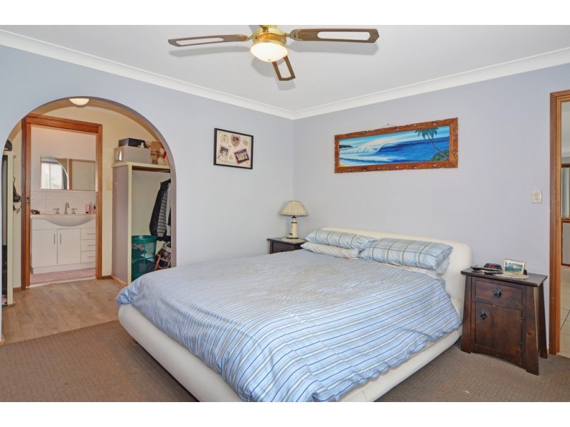 5 Bass Street, Barrack Heights NSW 2528