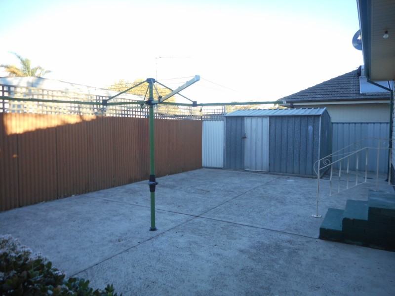 8 Day Street, Lake Illawarra NSW 2528