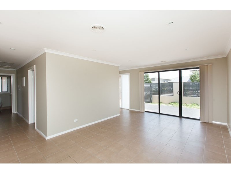 1/18 Jack Ryan Street, Forde ACT 2914