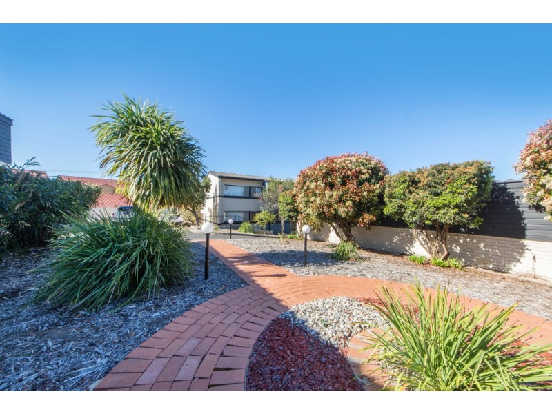 16/58 Bennelong Crescent, Macquarie ACT 2614