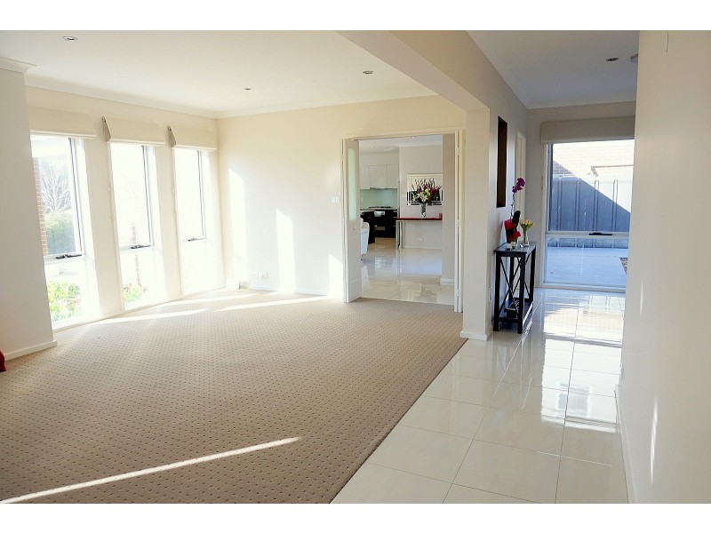 18 Alice Berry Street, Forde ACT 2914