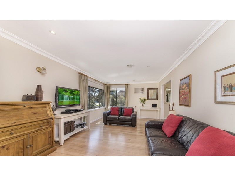 15 Fullagar Crescent, Higgins ACT 2615