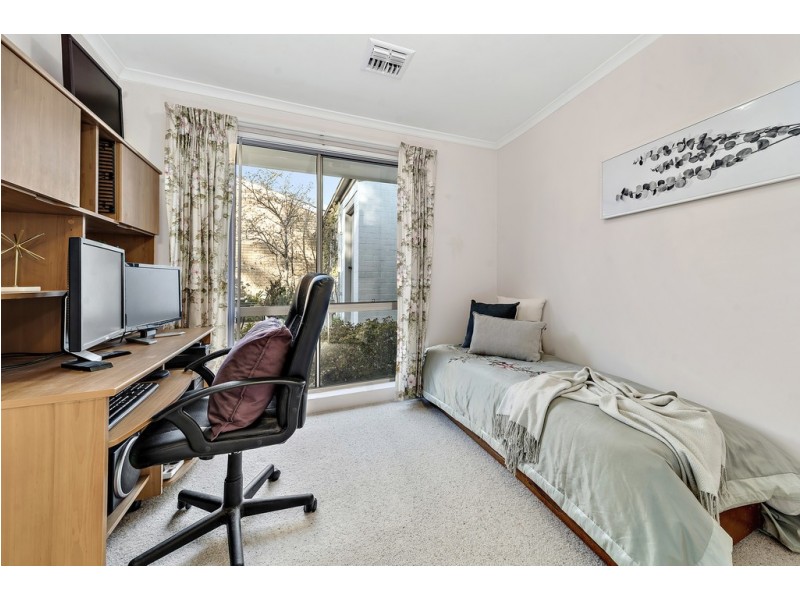 6 Guest Place, Macquarie ACT 2614