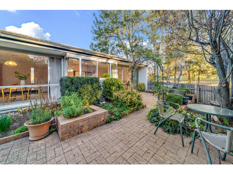 6 Guest Place, Macquarie ACT 2614