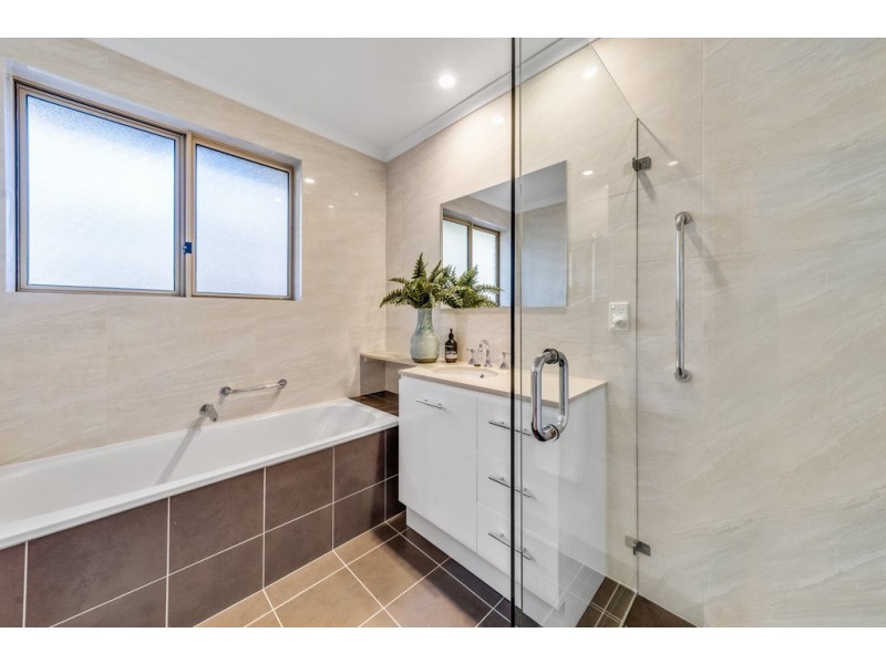 73 Mackellar Crescent, Cook ACT 2614