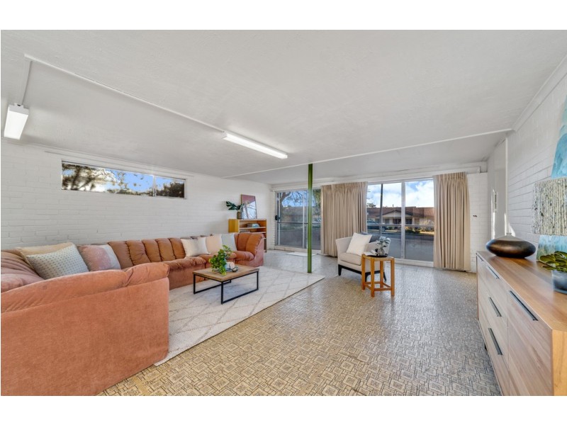 73 Mackellar Crescent, Cook ACT 2614