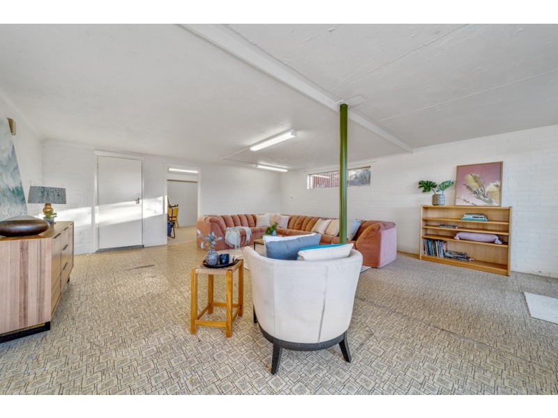 73 Mackellar Crescent, Cook ACT 2614