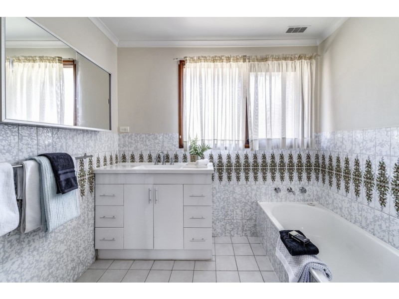 15 McElhone Court, Belconnen ACT 2617