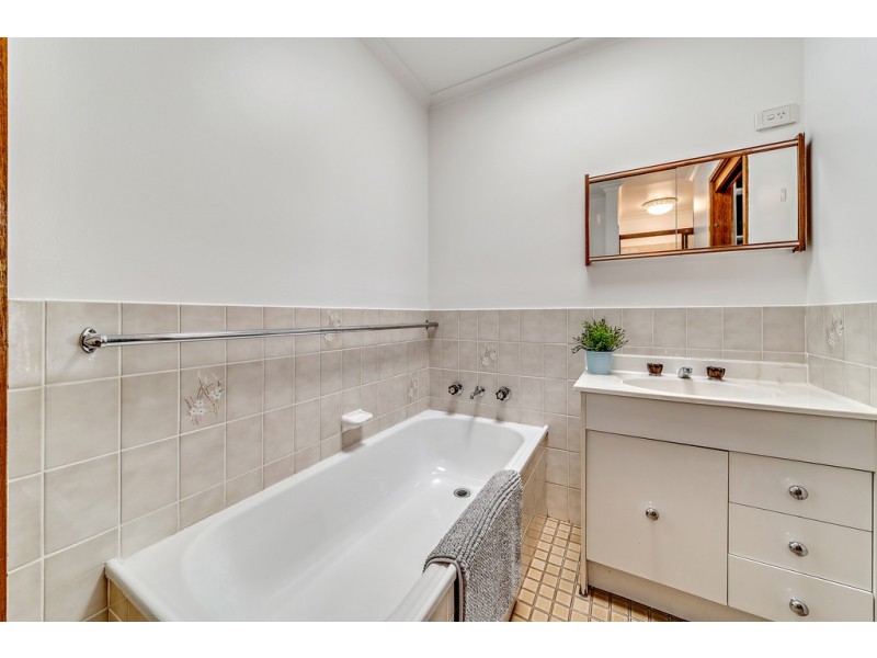 7 De Gillern Place, Macquarie ACT 2614