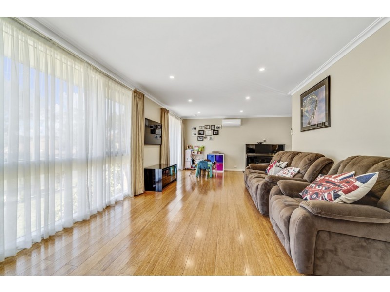 83 Bennelong Crescent, Macquarie ACT 2614