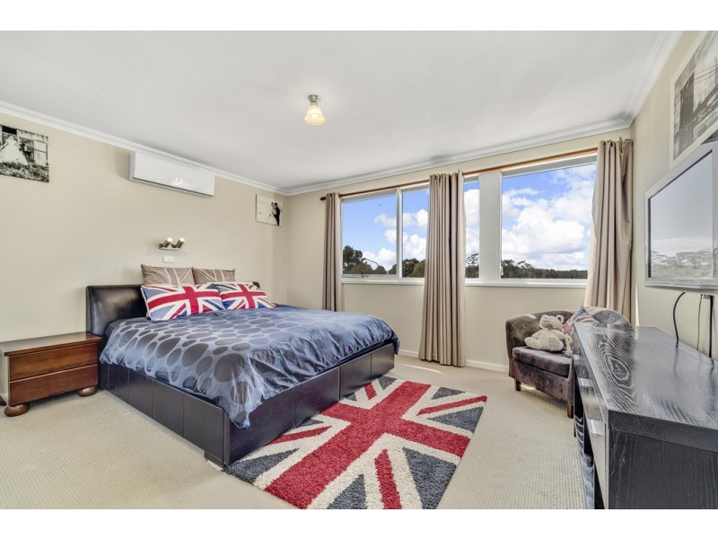 83 Bennelong Crescent, Macquarie ACT 2614