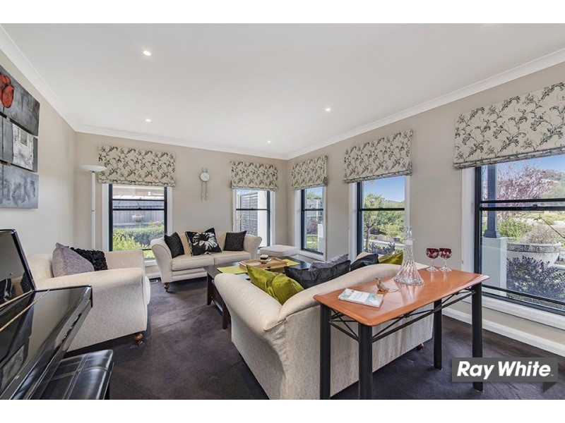 43 Macfarlane Burnet Ave, Macgregor ACT 2615