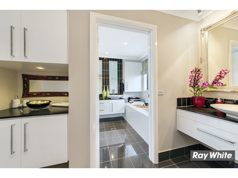 43 Macfarlane Burnet Ave, Macgregor ACT 2615