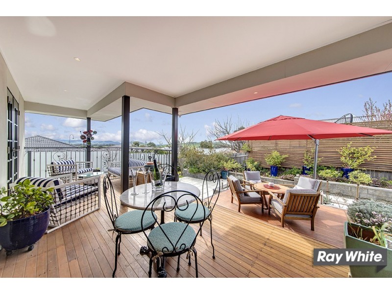 43 Macfarlane Burnet Ave, Macgregor ACT 2615