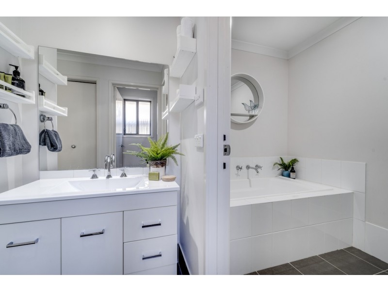 39 John James Loop, Macgregor ACT 2615