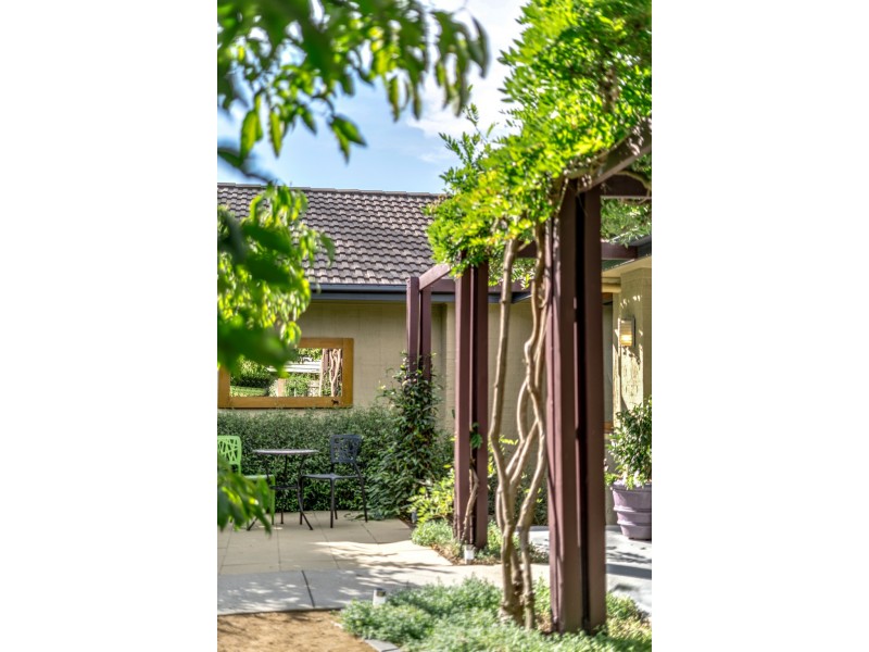 6 McKeahnie Street, Weetangera ACT 2614