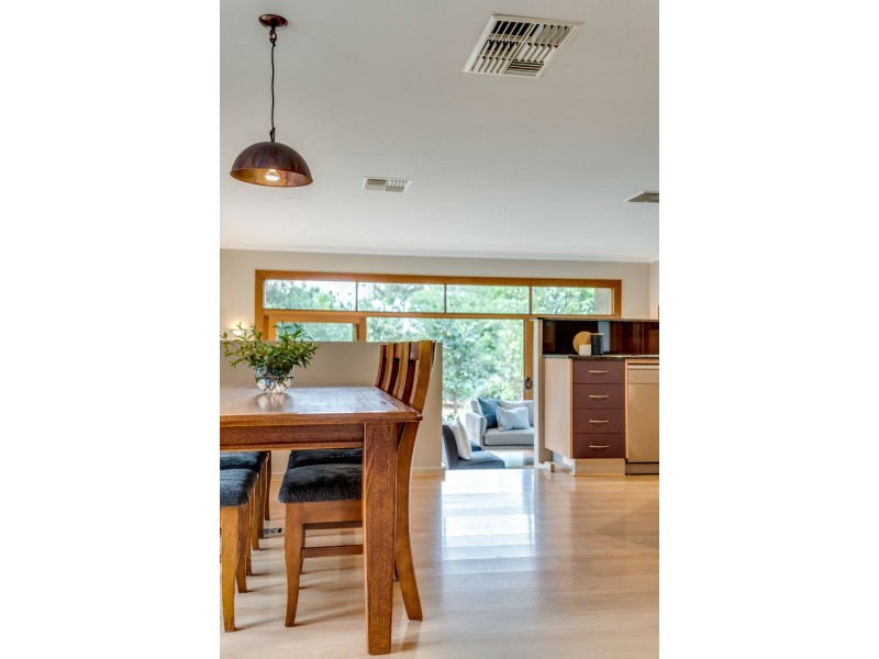 6 McKeahnie Street, Weetangera ACT 2614