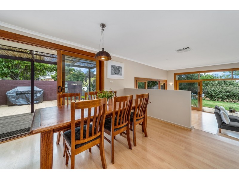 6 McKeahnie Street, Weetangera ACT 2614